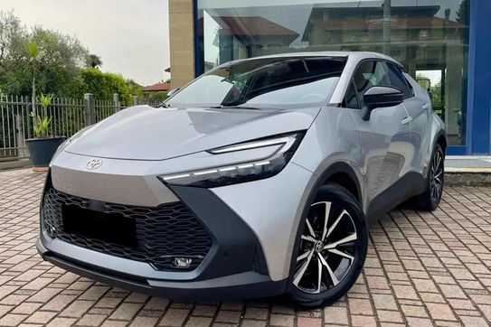 Toyota C-HR Style 2.0 Hybrid Dynamic Force Plug-in