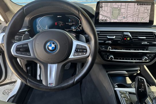 BMW Seria 5 530e xDrive M Sport