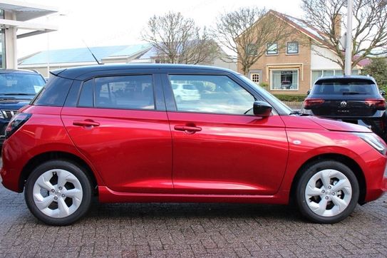 Suzuki Swift Premium Plus 1.2 Dualjet SHVS
