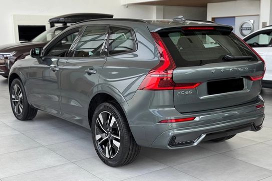 Volvo XC60 B5 AWD Plus Dark