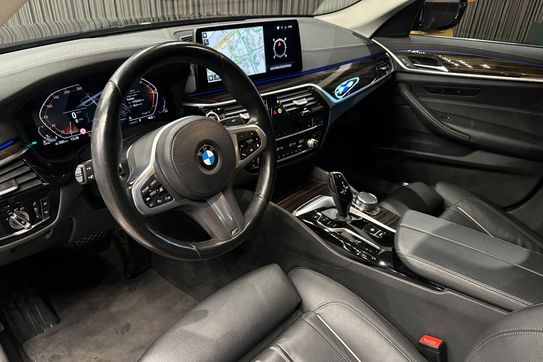 BMW Seria 5 520d xDrive Luxury Line