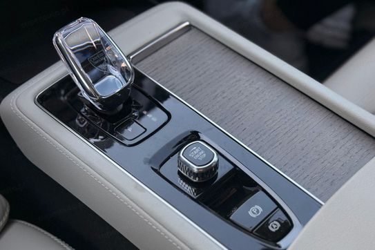 Volvo XC90 T8 AWD Plug-In Hybrid Ultra Bright 7os aut