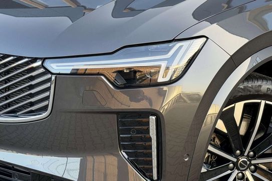 Volvo XC90 B5 AWD Ultra Bright