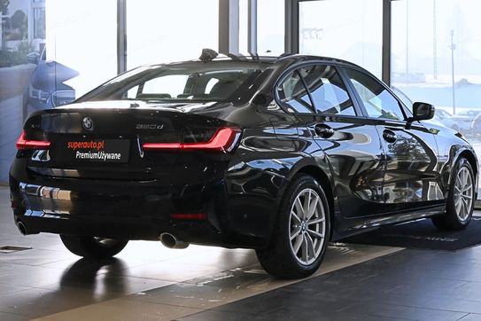 BMW Seria 3 320d xDrive Advantage aut