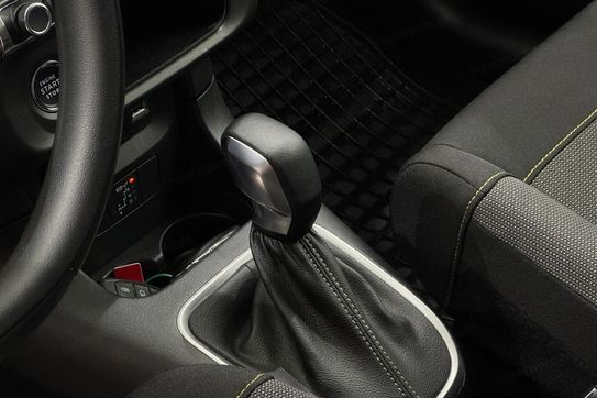 Citroen C3 1.2 PureTech Shine EAT6