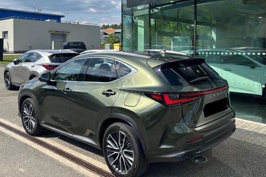 Lexus NX 450h+ Omotenashi 2.5 Hybrid Plug-in AWD