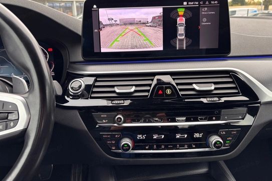 BMW Seria 5 518d M Sport