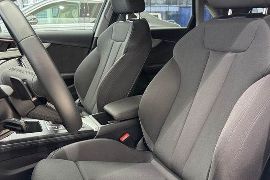Audi A4 35 TFSI mHEV S Line S tronic
