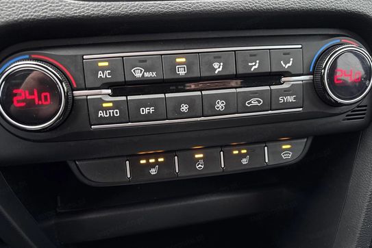 Kia XCeed 1.6 T-GDI Business Line DCT