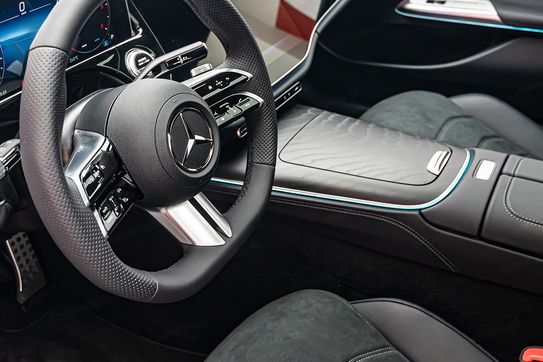 Mercedes Klasa E 200 4-Matic AMG