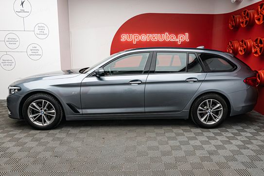 BMW Seria 5 520d xDrive Sport Line