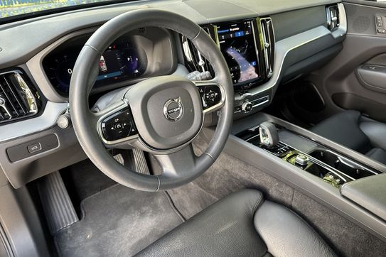 Volvo XC60 B4 B Plus Dark