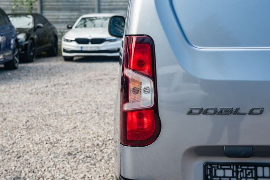 Fiat Doblo Cargo/Van Zabudowa Brygadowa AT8