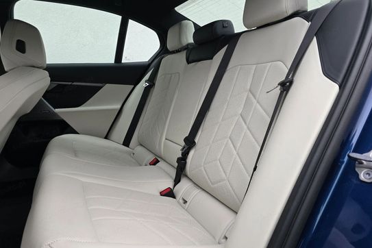 BMW Seria 5 520d xDrive M Sport aut