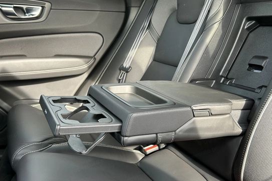 Volvo XC60 B4 D AWD R-Design