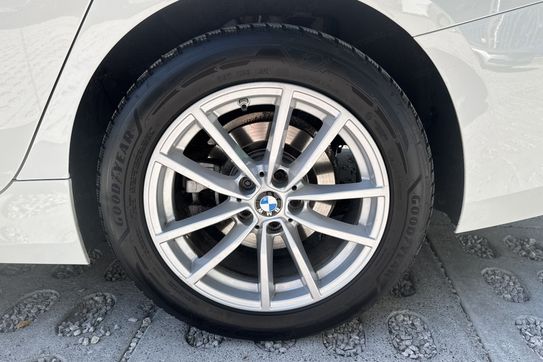BMW Seria 3 318i