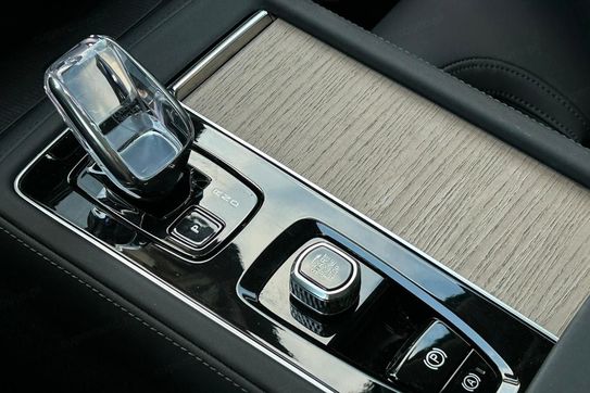 Volvo XC90 T8 AWD Plug-In Hybrid Plus Bright 7os