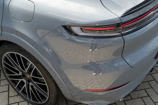 Porsche Cayenne Coupe E-Hybrid Black Edition
