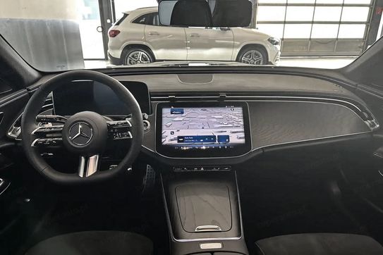 Mercedes E Klasa 220 d 4-Matic AMG