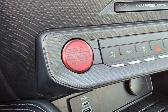 Ford Mustang GT Fastback aut 5.0 V8