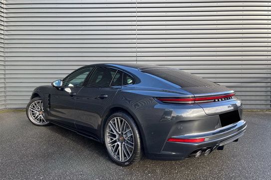 Porsche Panamera 4