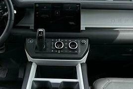 Land Rover Defender 110 D250 X-Dynamic SE