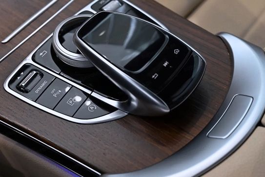 Mercedes Klasa C 180 9G-TRONIC AMG