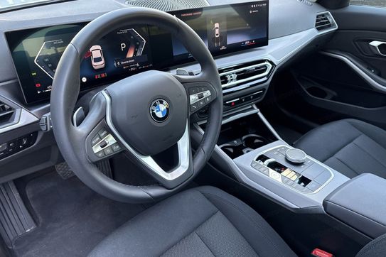 BMW Seria 3 318i