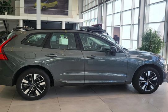 Volvo XC60 B5 B AWD Plus Dark aut