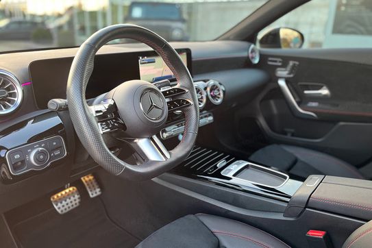 Mercedes Klasa A 250 e AMG Line