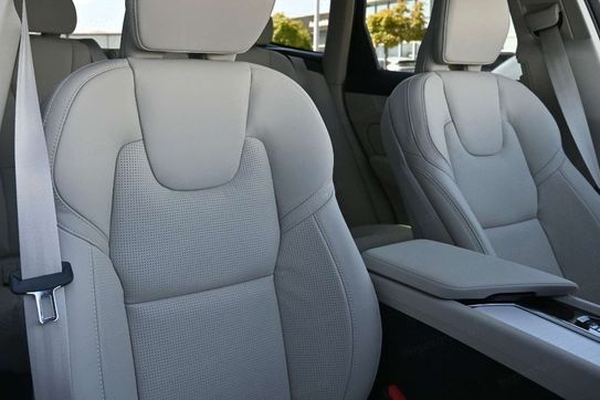 Volvo XC60 B5 AWD Plus Bright