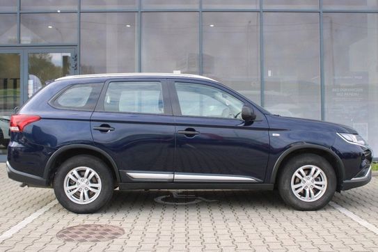 Mitsubishi Outlander Invite + 2WD