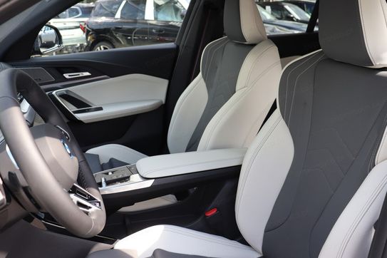 BMW iX2 eDrive20 M Sport