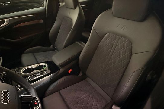 Audi A6 TDI quattro S line Avant