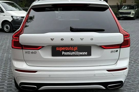 Volvo XC60 B5 B AWD R-Design