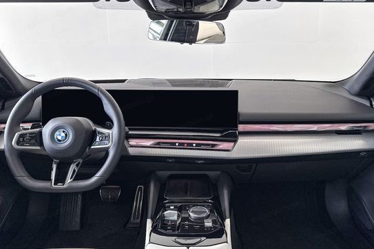 BMW Seria 5 Touring 530e xDrive M Sport