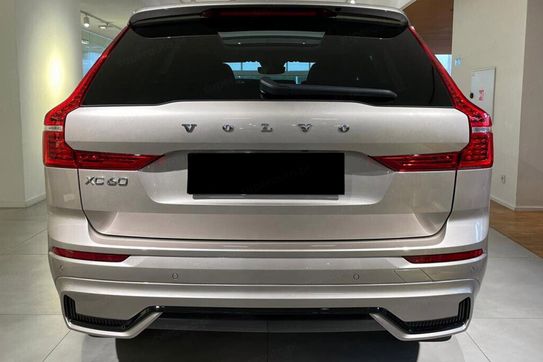 Volvo XC60 B5 B AWD Ultra Dark