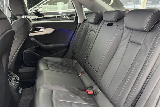 Audi A4 35 TFSI S Line