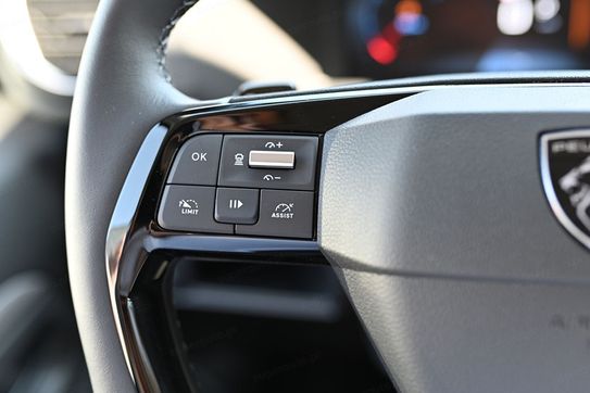 Peugeot Traveller Long L2H1 Business EAT8