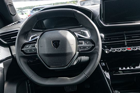 Peugeot 2008 Allure e-DCS 1.2 mHEV