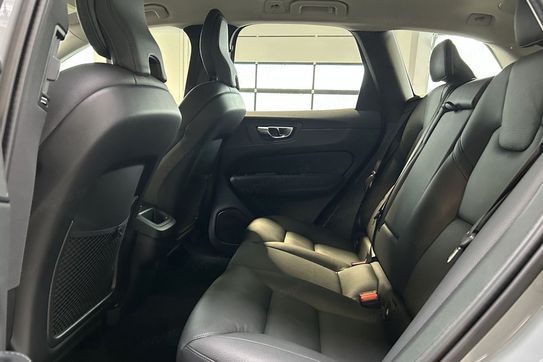 Volvo XC60 B5 B AWD Plus Bright