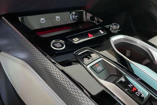 Audi A6 TDI quattro S line Avant