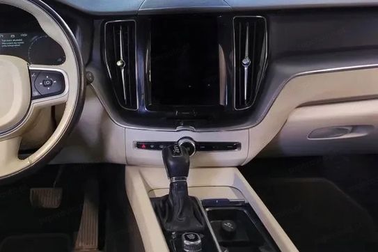 Volvo XC60 T5 Momentum Pro aut