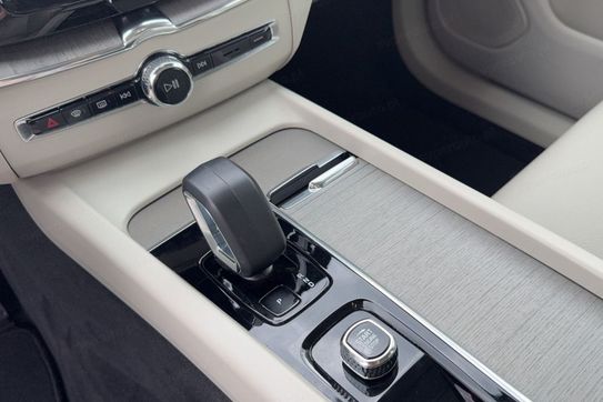 Volvo XC60 T6 Plug-In Hybrid AWD Plus Bright aut