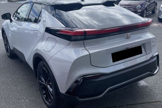 Toyota C-HR GR Sport 2.0 Hybrid Dynamic Force Plug-in