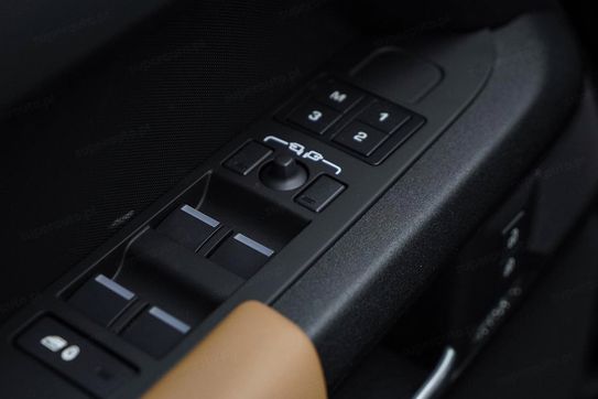 Land Rover Defender 130 D350 X-Dynamic HSE