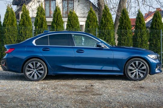 BMW Seria 3 320d xDrive Luxury Line aut