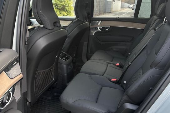 Volvo XC90 T8 AWD Plug-In Hybrid Ultra Dark