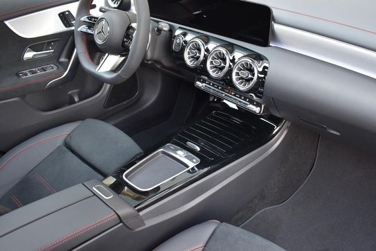 Mercedes CLA 200 AMG Line Shooting Brake