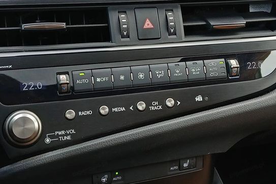 Lexus ES 300h Business Edition